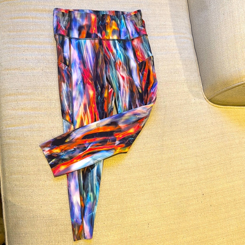 Lululemon - size 6